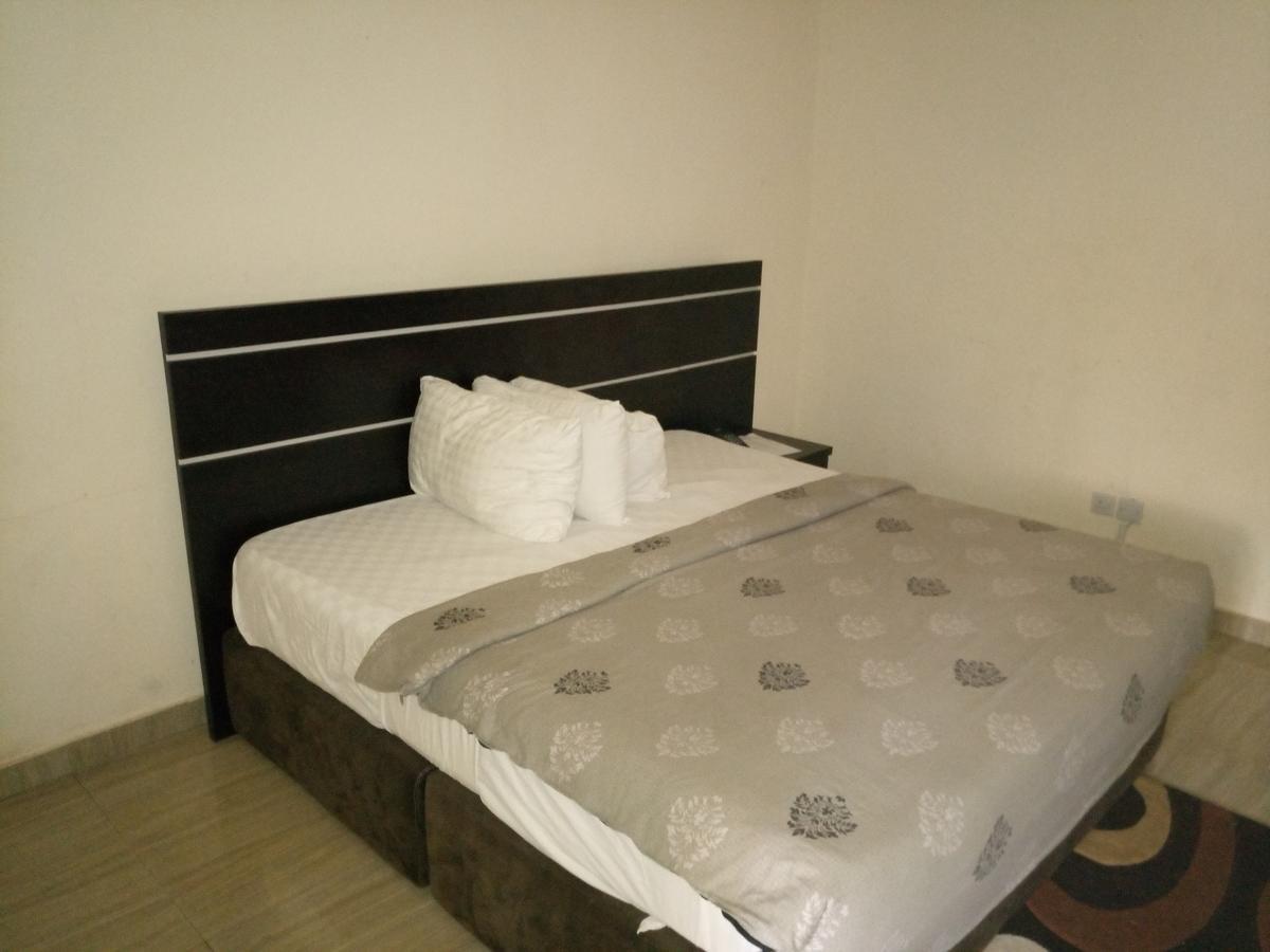Hotel Benizia Asaba Luaran gambar