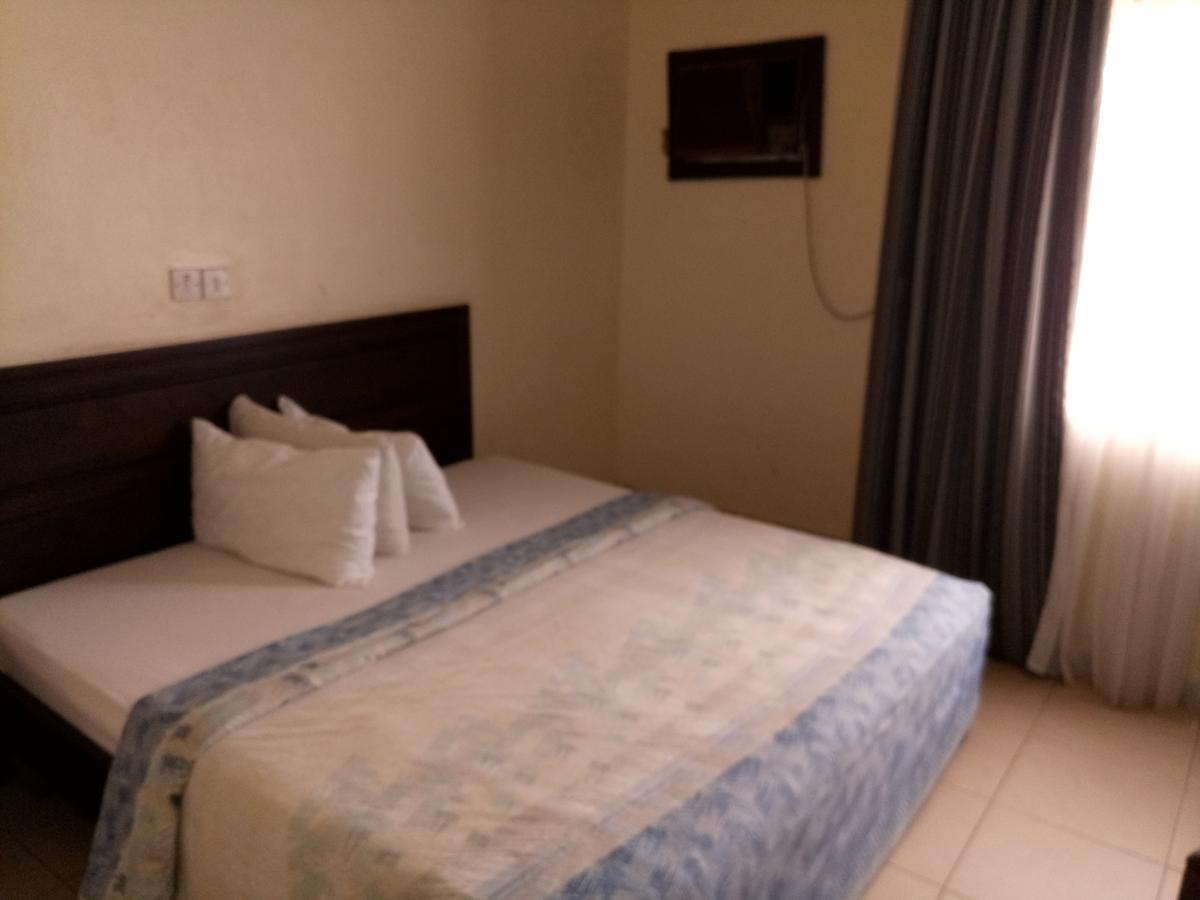 Hotel Benizia Asaba Luaran gambar