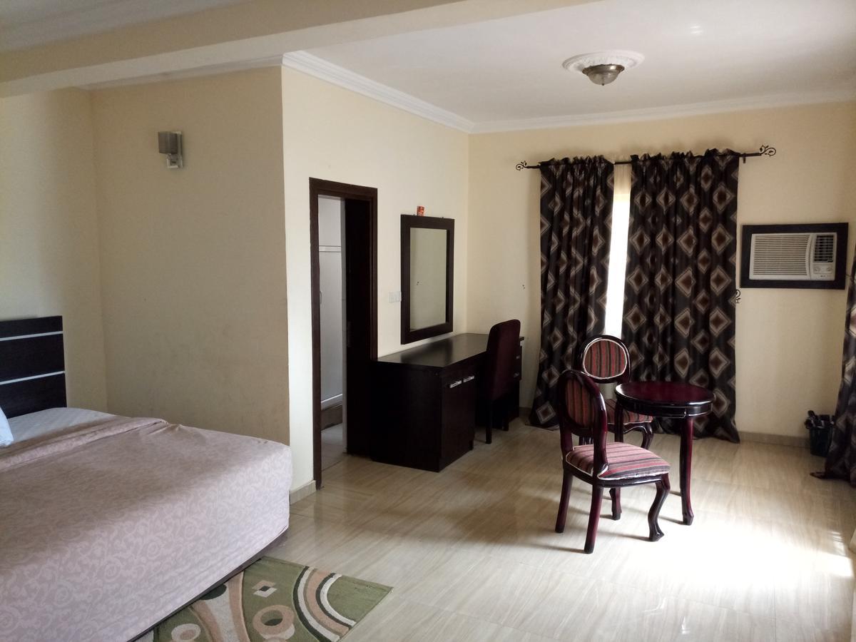 Hotel Benizia Asaba Luaran gambar